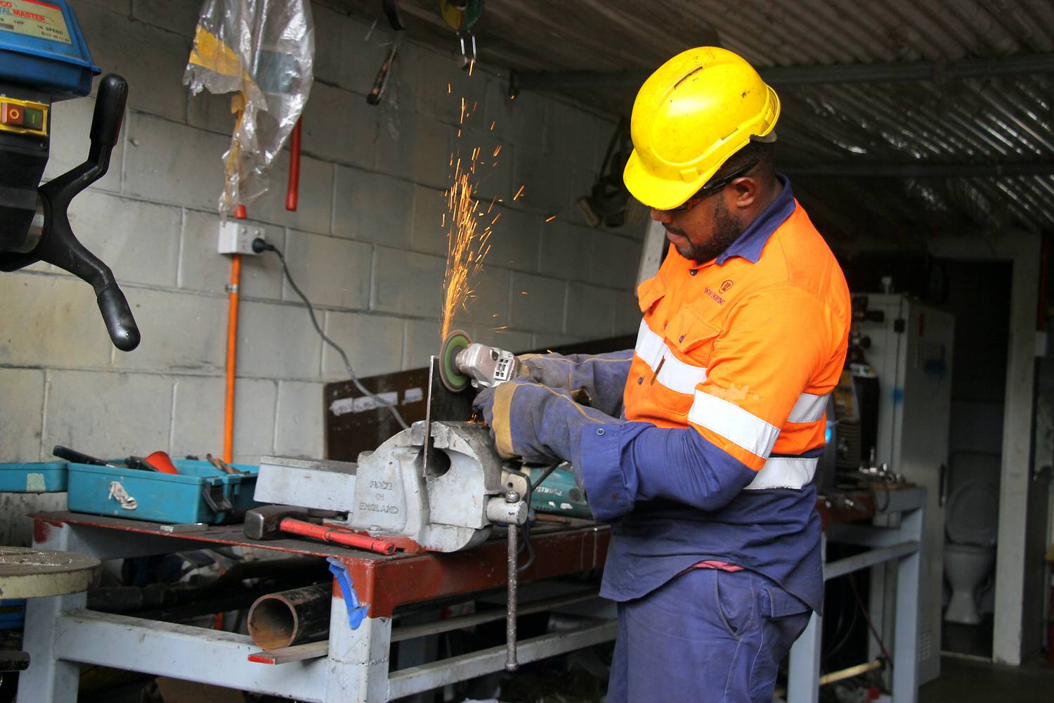 BOS EQUIPMENT & ENGINEERING LTD